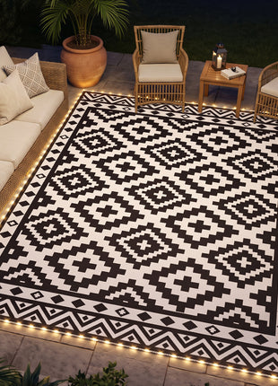 Outdoor Rug Carpet Reversible Plastic Straw Rug with LED Lights Black and White 10' x 8' for Patio