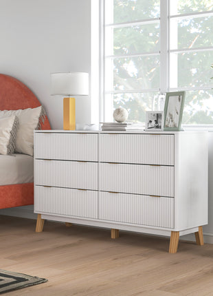 6 Drawer Double Dresser for Bedroom, Fluted Chest of Drawers with Gold Finger Pulls and 5 Wood Legs, White