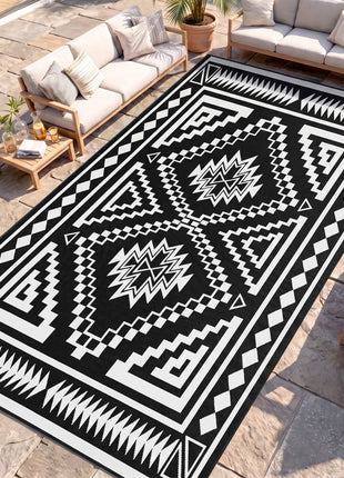Reversible Outdoor Rug, Waterproof Plastic Straw with Carry Bag, 9' x 18', Black & White Square Patchwork