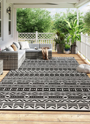 Reversible Outdoor Rug, Waterproof Plastic Straw with Carry Bag, 9' x 18', Black & White Geometric Wall